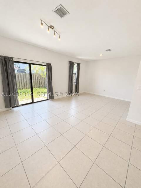 11935 SW 246th Ter, Miami FL - photo 15 of 33