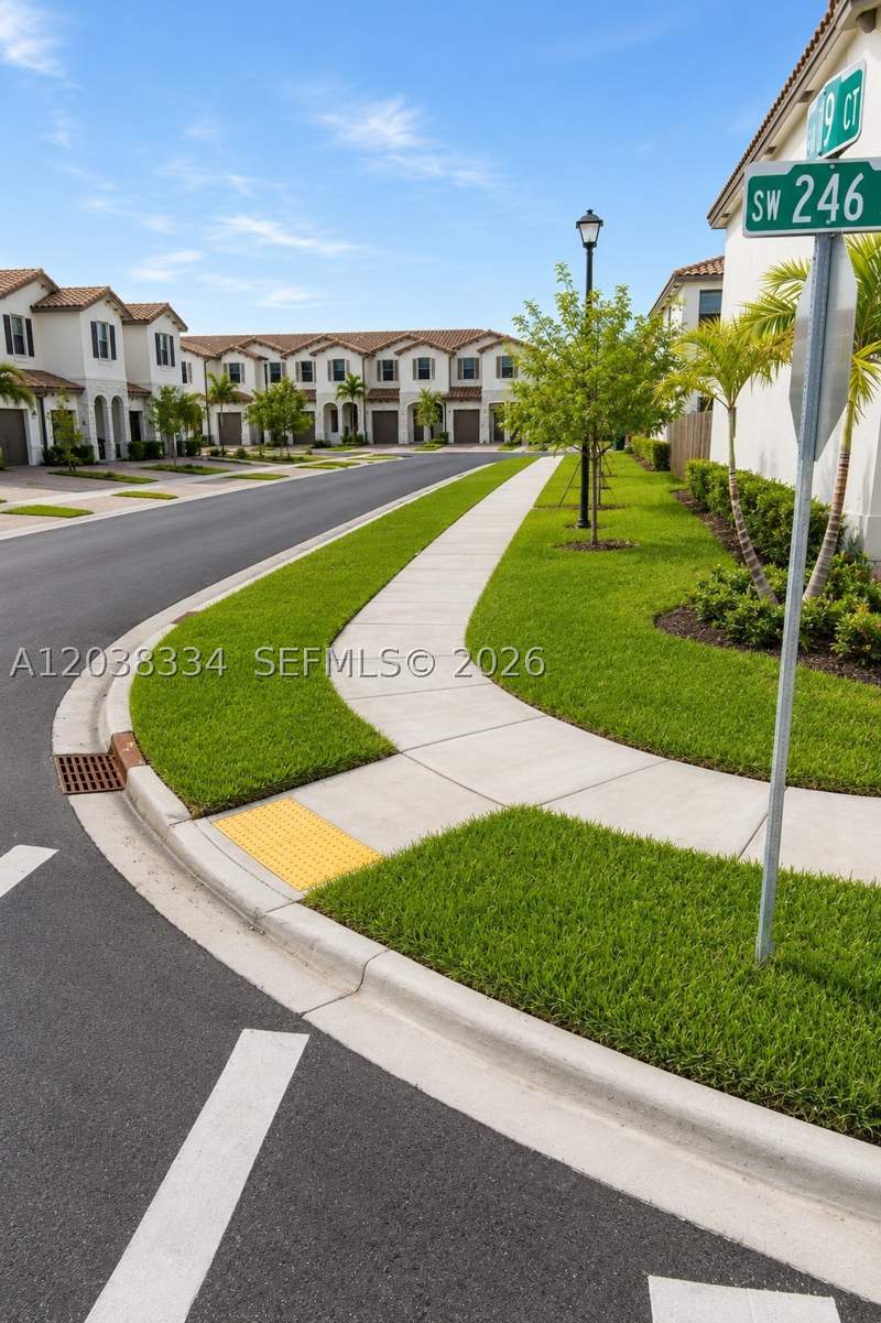 3 bedroom Townhouse at 11935 SW 246th Ter, Silver Palm Residential Ho, Miami — photo 4