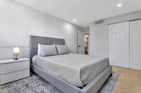 800 West Ave 635, Miami Beach FL - photo 8 of 22