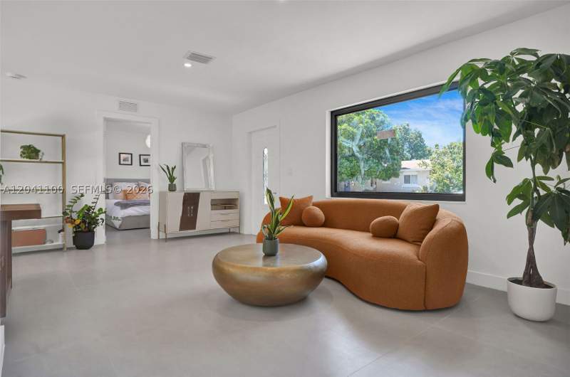 4 bedroom SingleFamilyResidence at 211 Washington Dr, Golden Gate, Coral Gables — photo 2