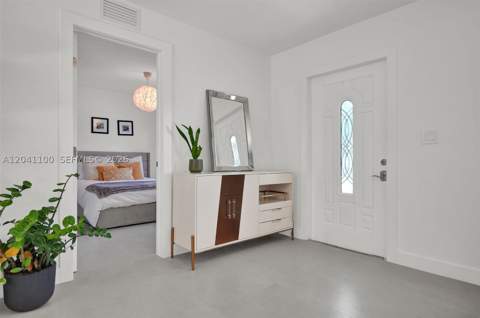 211 Washington Dr, Coral Gables FL - photo 7 of 31