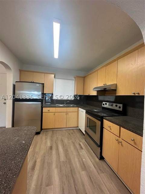 980 NE 170th St 214, North Miami Beach FL - photo 8 of 12