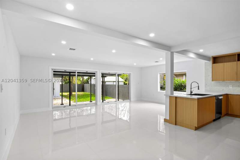 4 bedroom SingleFamilyResidence at 2940 SW 12th St, McAllister Terr, Miami — photo 4