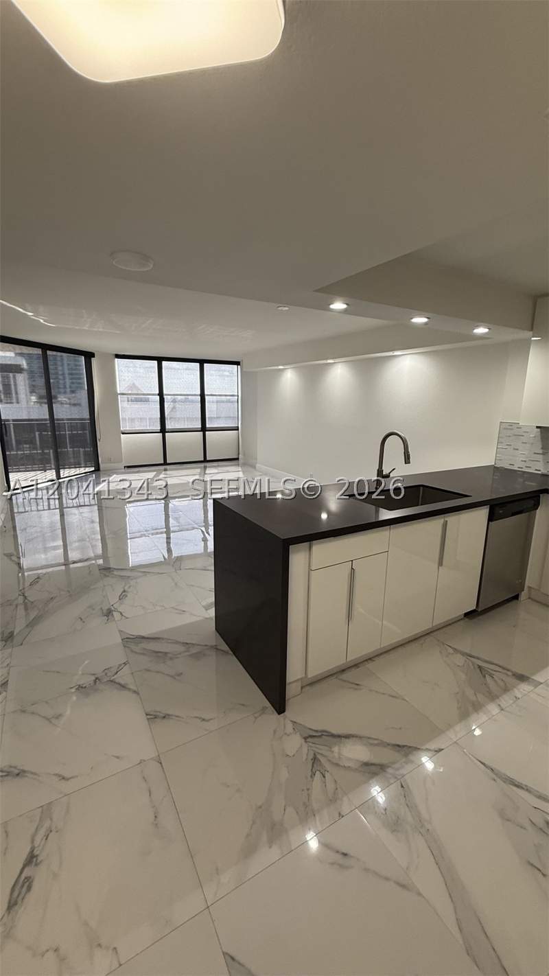 1 bedroom Condominium at 1901 Brickell Ave B2003, Brickell Place Condo, Miami — photo 2