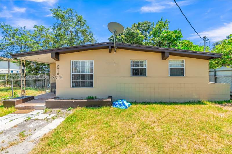 3 bedroom SingleFamilyResidence at 2910 NW 47th St, Amd Pl Of Browns Sub, Miami — photo 2