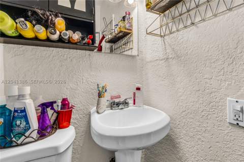 2910 NW 47th St, Miami FL - photo 23 of 24