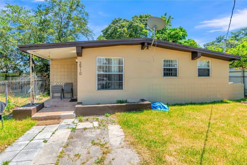 3 bedroom SingleFamilyResidence at 2910 NW 47th St, Amd Pl Of Browns Sub, Miami — photo 3