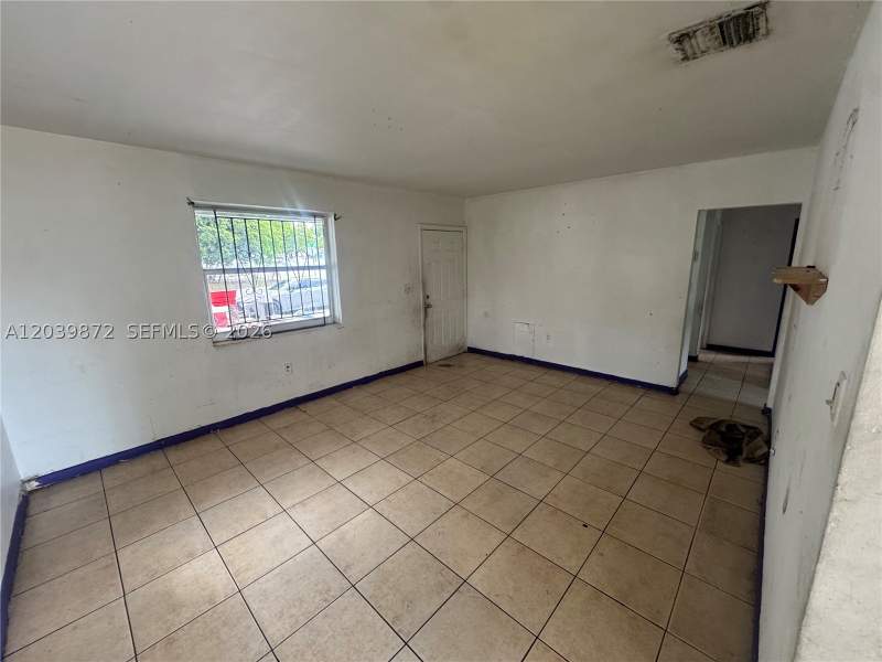 3 bedroom SingleFamilyResidence at 3320 NW 87th Ter, Broadmoor Manor, Miami — photo 5