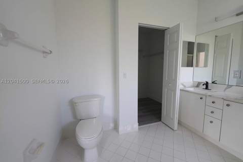 8836 SW 221 Terr, Miami FL - photo 11 of 28