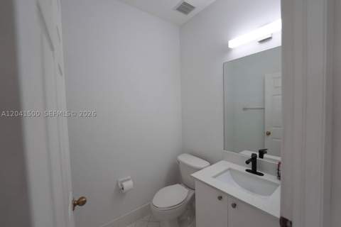 8836 SW 221 Terr, Miami FL - photo 13 of 28