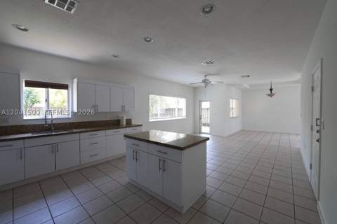 8836 SW 221 Terr, Miami FL - photo 6 of 28