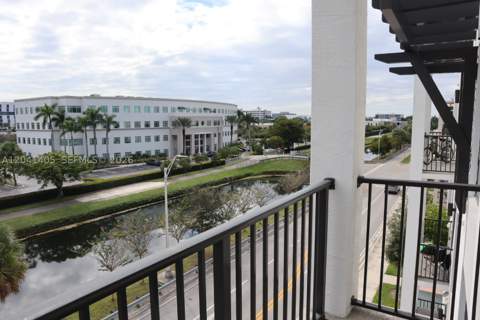 8201 NW 41st St D-402, Doral FL - photo 18 of 34