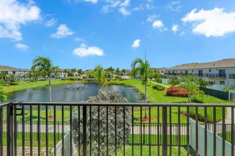 805 SE 18th St, Homestead FL - photo 8 of 24