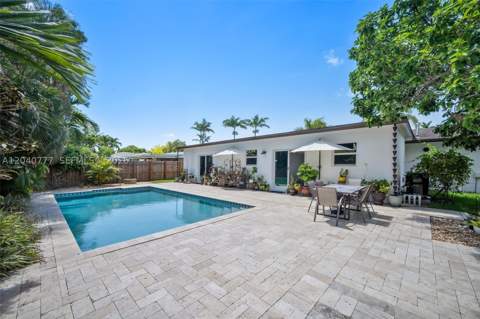 9241 SW 183rd Ter, Palmetto Bay FL - photo 12 of 17