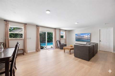 9241 SW 183rd Ter, Palmetto Bay FL - photo 8 of 17