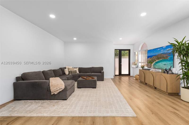 3 bedroom Townhouse at 3125 Jackson Ave 3125, Jackson Peacocks Sub, Miami — photo 5