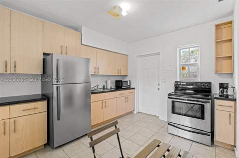 840 Lenox Ave 3, Miami Beach FL - photo 10 of 13