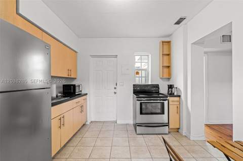 840 Lenox Ave 3, Miami Beach FL - photo 12 of 13