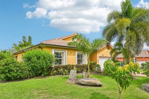 21401 SW 187th Ave, Miami FL - photo 6 of 51
