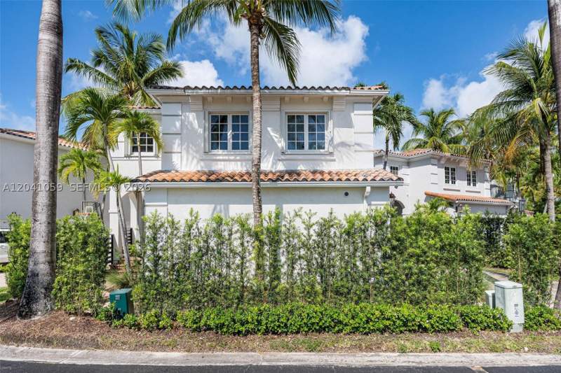 3 bedroom SingleFamilyResidence at 20940 NE 31st Pl, Aventura Lakes Phase 1, Aventura — photo 3