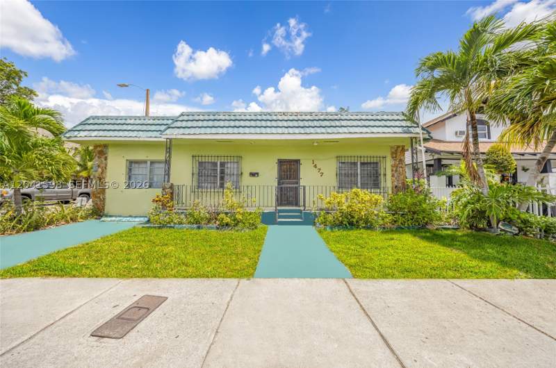3 bedroom SingleFamilyResidence at 1477 NW 2nd St, Lawrence Estate Land Co, Miami — photo 2