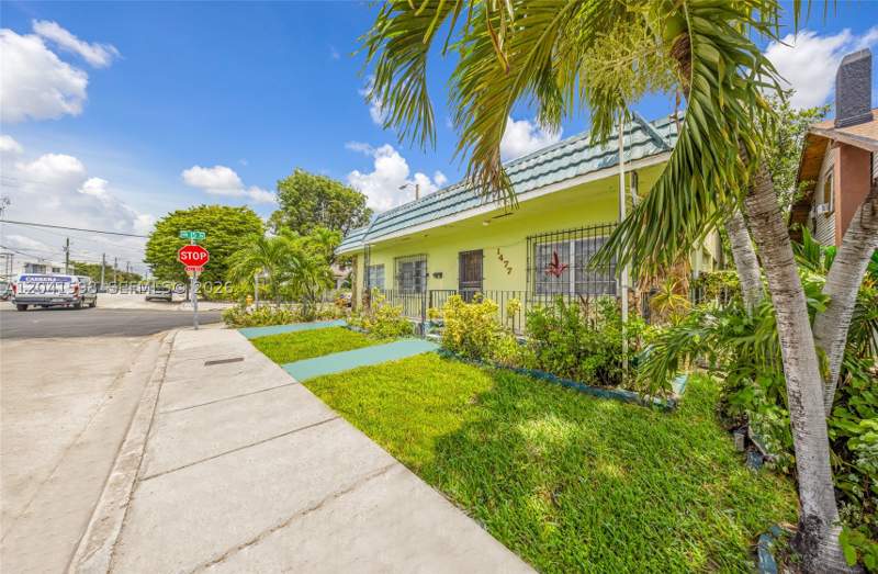 3 bedroom SingleFamilyResidence at 1477 NW 2nd St, Lawrence Estate Land Co, Miami — photo 4