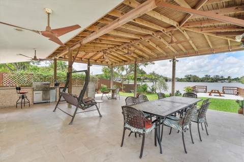 2531 NE 195th St, Miami FL - photo 10 of 34