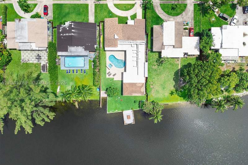 5 bedroom SingleFamilyResidence at 2531 NE 195th St, ENCHANTED LAKE, Miami — photo 2