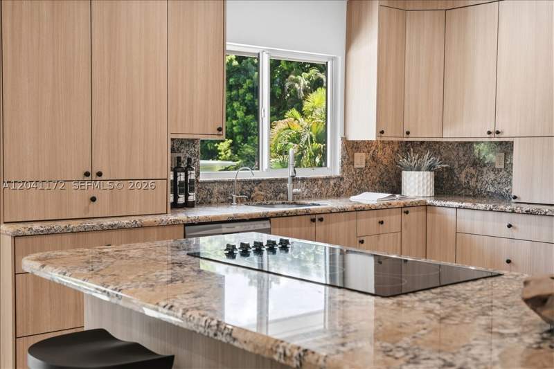 4 bedroom SingleFamilyResidence at 6250 SW 48th St, Biltmore Heights Rev, Miami — photo 3
