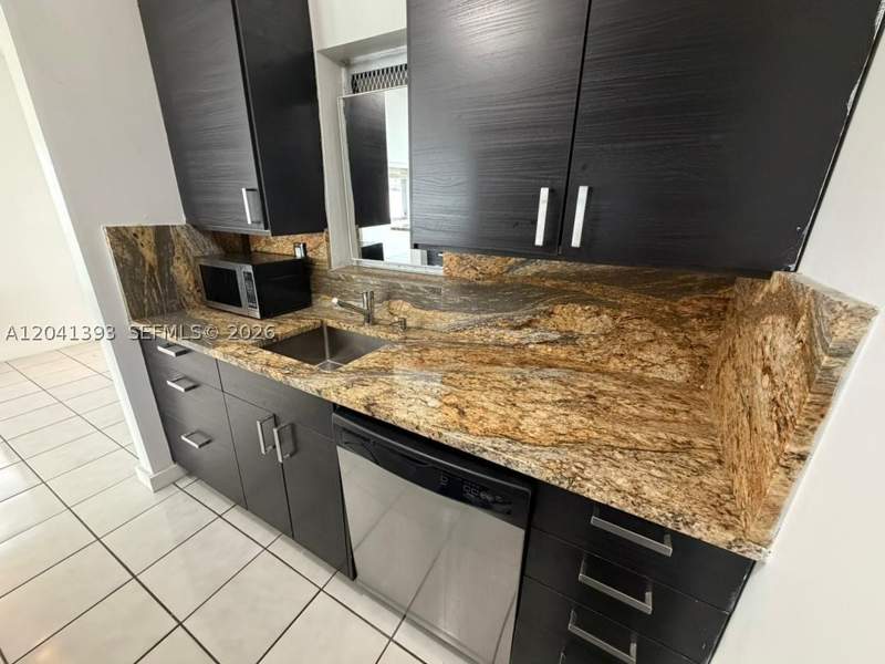 1 bedroom Condominium at 641 Espanola Way 3, 641 Espanola Way Inc Cond, Miami Beach — photo 4