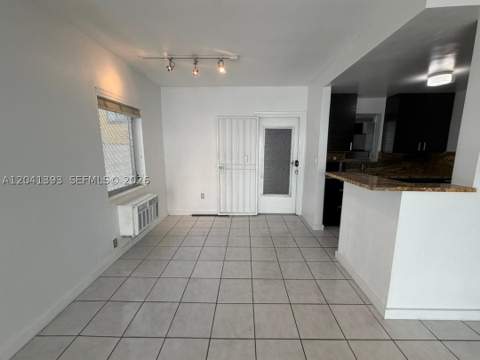 641 Espanola Way 3, Miami Beach FL - photo 9 of 18