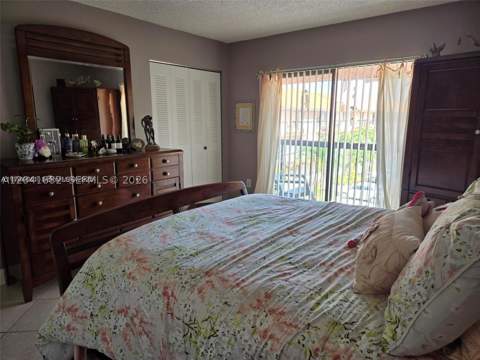 2174 W 60th St 17205, Hialeah FL - photo 8 of 11