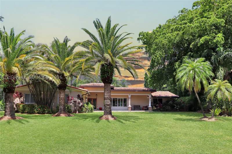 5 bedroom SingleFamilyResidence at 15144 SW 72nd Ct, Old Cutler Estates Sec 4, Palmetto Bay — photo 2