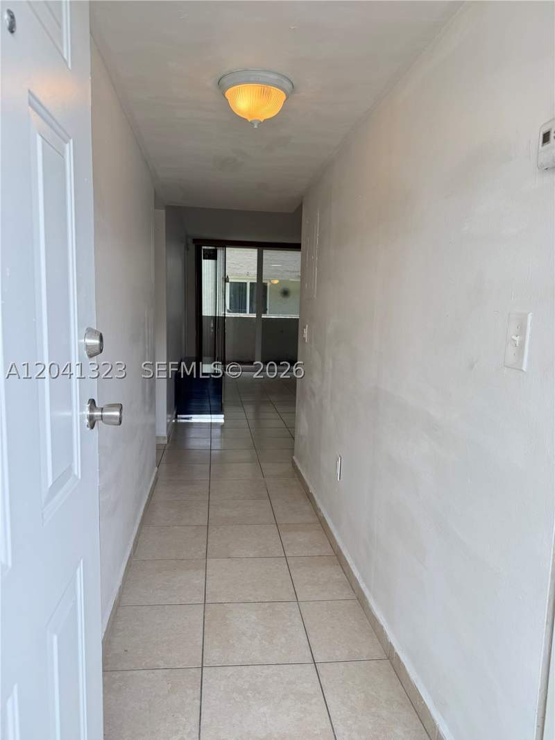 2 bedroom Condominium at 10090 NW 80th Ct 1241, Samari Lake East Condo, Hialeah Gardens — photo 4