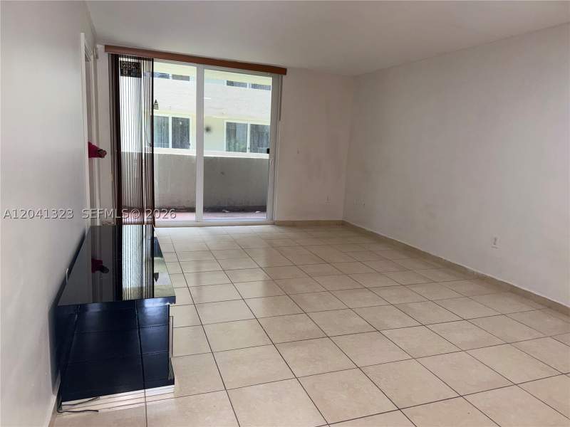 2 bedroom Condominium at 10090 NW 80th Ct 1241, Samari Lake East Condo, Hialeah Gardens — photo 5