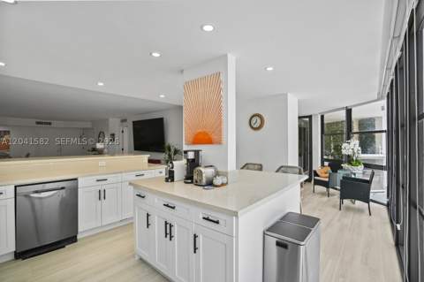 6423 Collins Ave 203, Miami Beach FL - photo 17 of 39