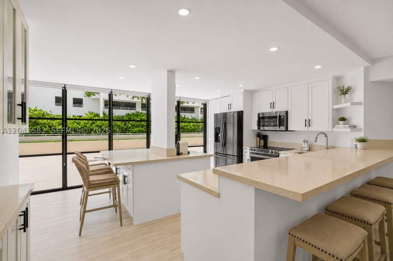 2 bedroom Condominium at 6423 Collins Ave 203, Mar Del Plata Condo, Miami Beach — photo 4