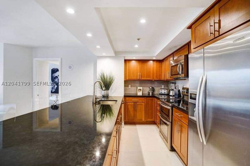 4 bedroom Condominium at 1717 N Bayshore Dr A-2056, Venetia Condo, Miami — photo 5
