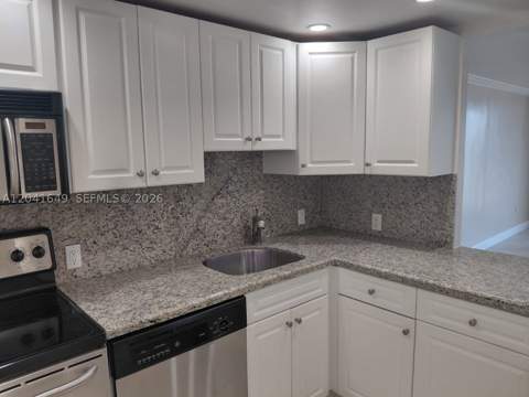 5701 Collins Ave 619, Miami Beach FL - photo 12 of 43