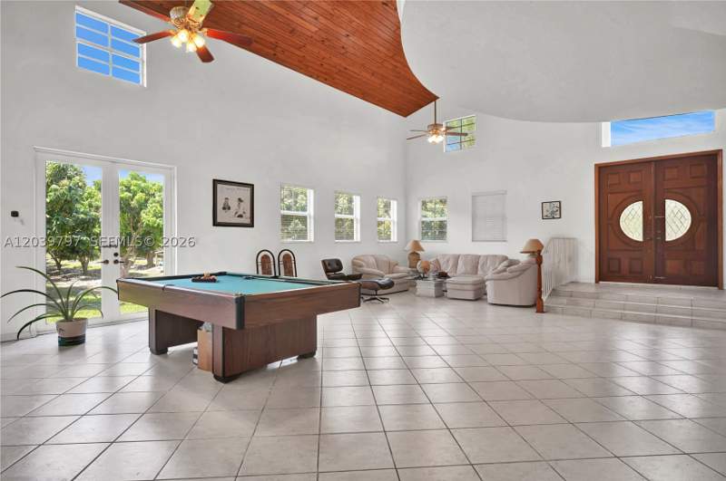 5 bedroom SingleFamilyResidence at 33300 SW 202nd Ave, Miami Dade Unincorporated, Homestead — photo 3