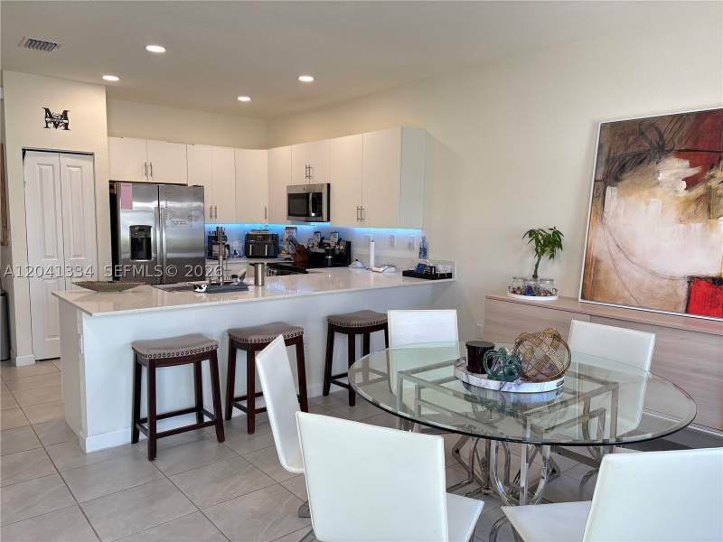 3 bedroom Townhouse at 3482 W 114th Ter, Aquabella North, Hialeah — photo 4