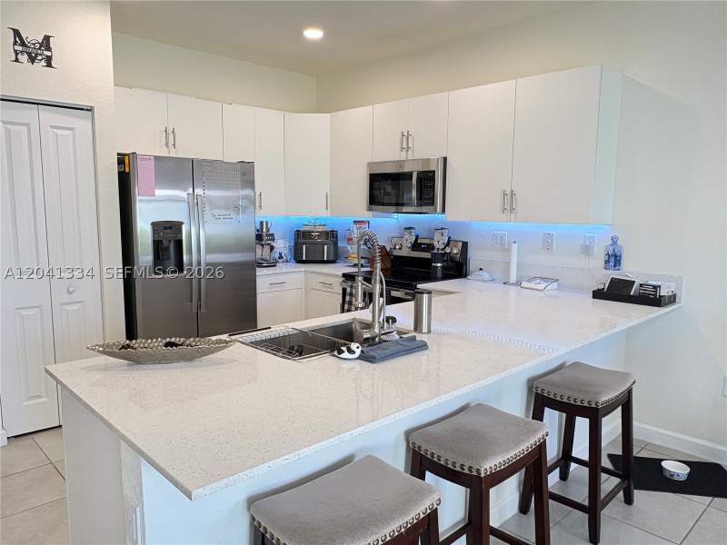 3 bedroom Townhouse at 3482 W 114th Ter, Aquabella North, Hialeah — photo 5