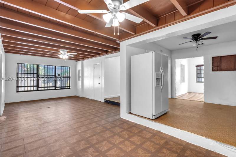 3 bedroom SingleFamilyResidence at 576 NW 147th St, Brandon Park Sec A, Miami — photo 3