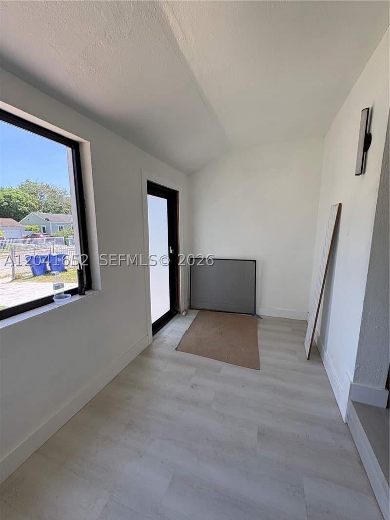 3 bedroom SingleFamilyResidence at 811 NW 65th St, Seventh Ave Park, Miami — photo 2