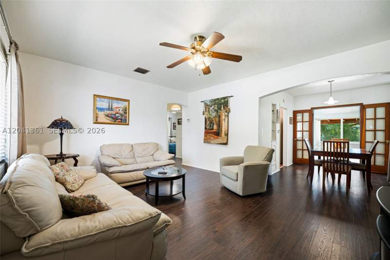 2 bedroom SingleFamilyResidence at 2750 NW 4th St, Grosse Pointe Highlands, Miami — photo 4