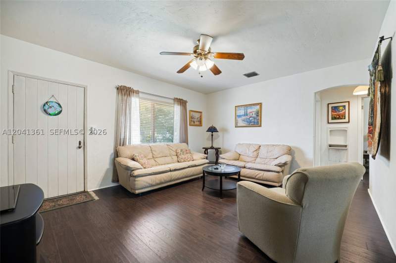 2 bedroom SingleFamilyResidence at 2750 NW 4th St, Grosse Pointe Highlands, Miami — photo 5