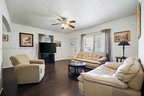 2750 NW 4th St, Miami FL - photo 6 of 39