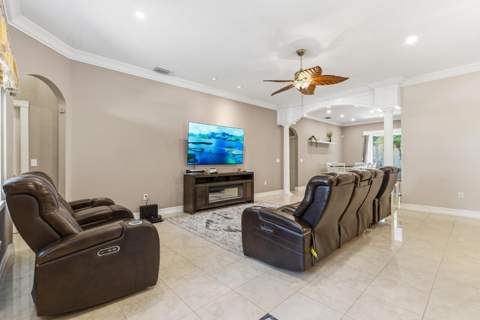 2570 SE 4th Place, Homestead FL - photo 7 of 63