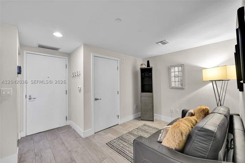 1 bedroom Condominium at 16385 Biscayne Blvd 1020, The Harbour South Condo, North Miami Beach — photo 4