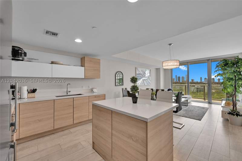 1 bedroom Condominium at 16385 Biscayne Blvd 1020, The Harbour South Condo, North Miami Beach — photo 5